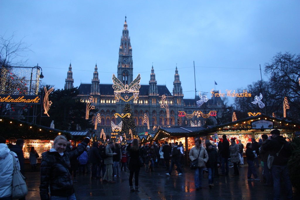 Рождественский базар перед Ратушей Вена