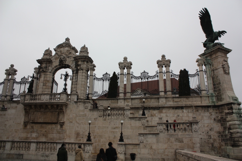 Орнаментальные ворота в Будапеште